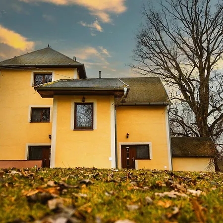 Penzión Pri Kaštieli Záturčie-3